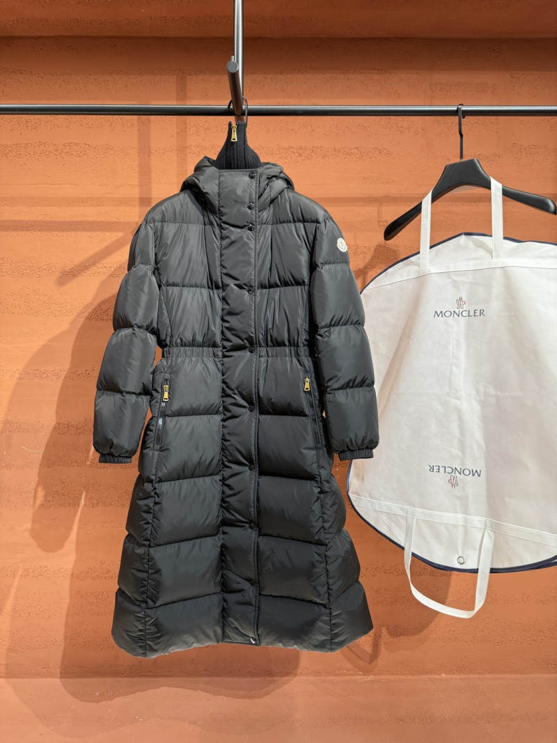 Пуховик Moncler
