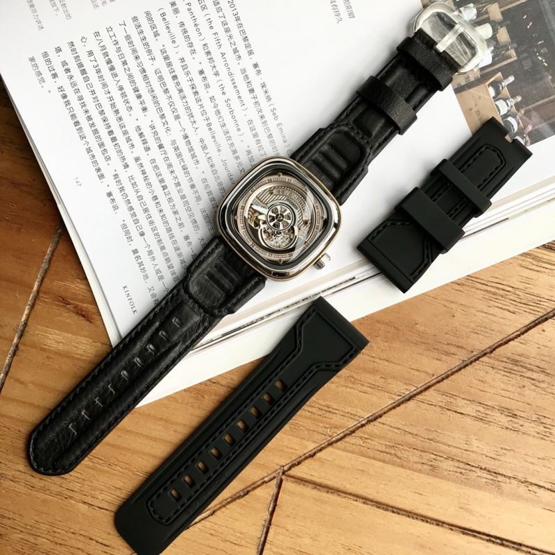 Часы SevenFriday