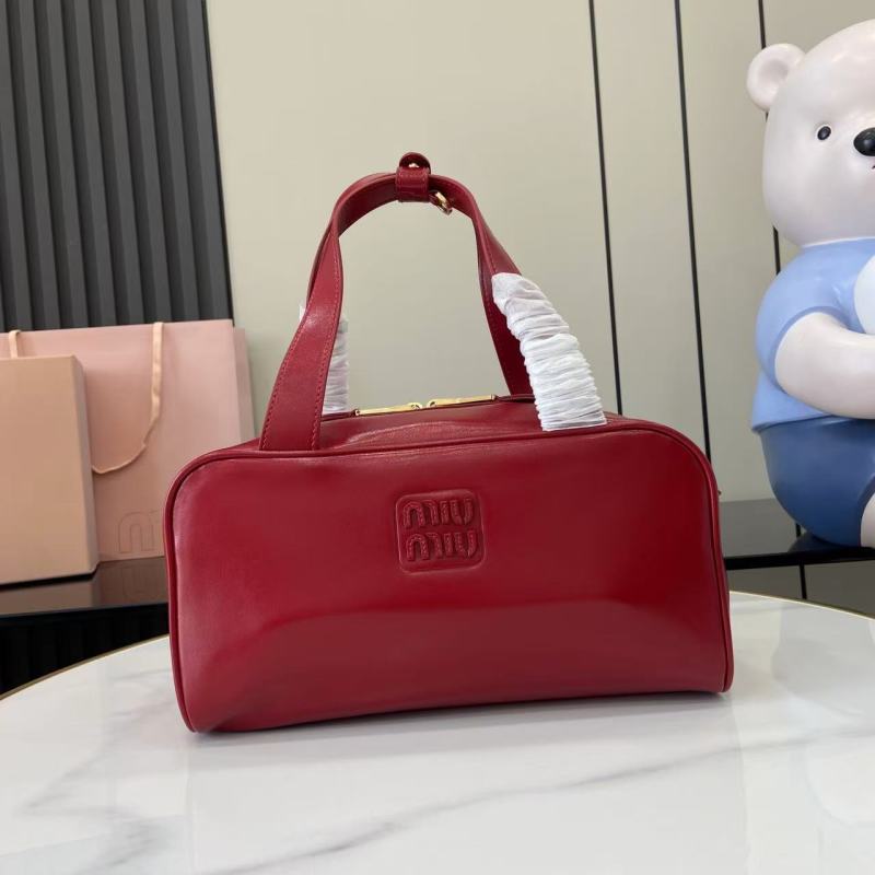 Сумка Miu Miu красная кожа