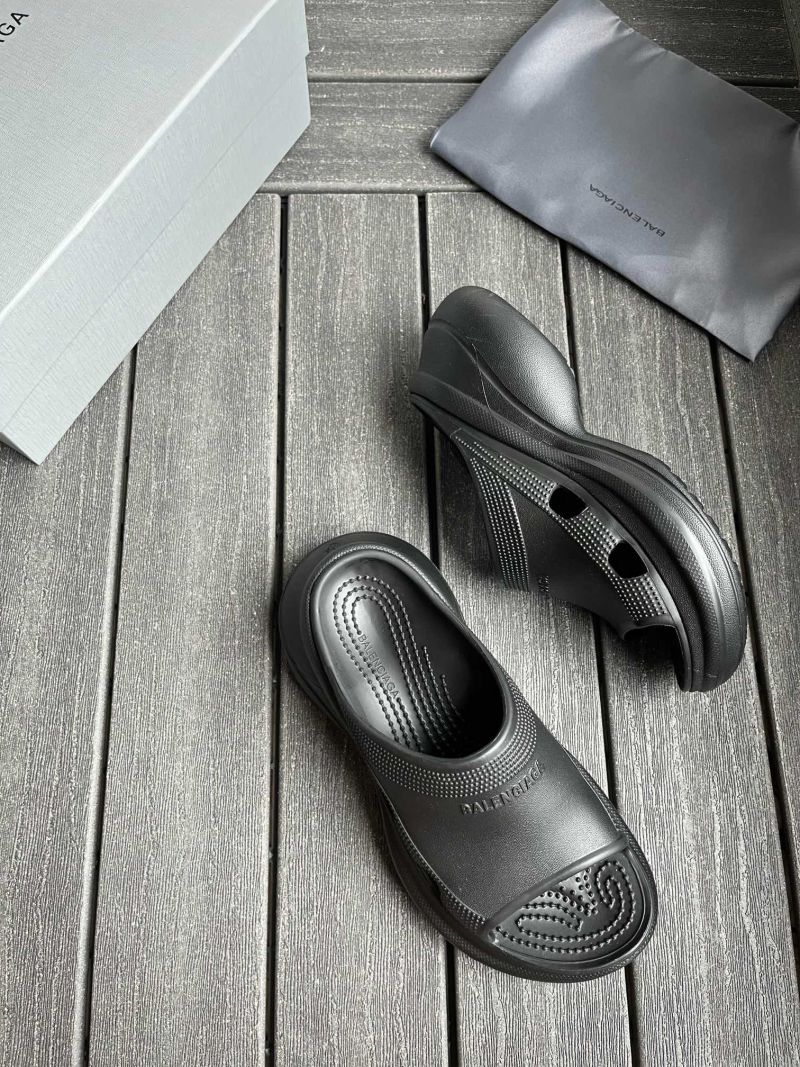 Сандалии Balenciaga x Crocs P270 женские