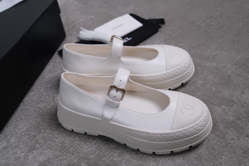 Женские белые туфли марижанки на платформе Chanel