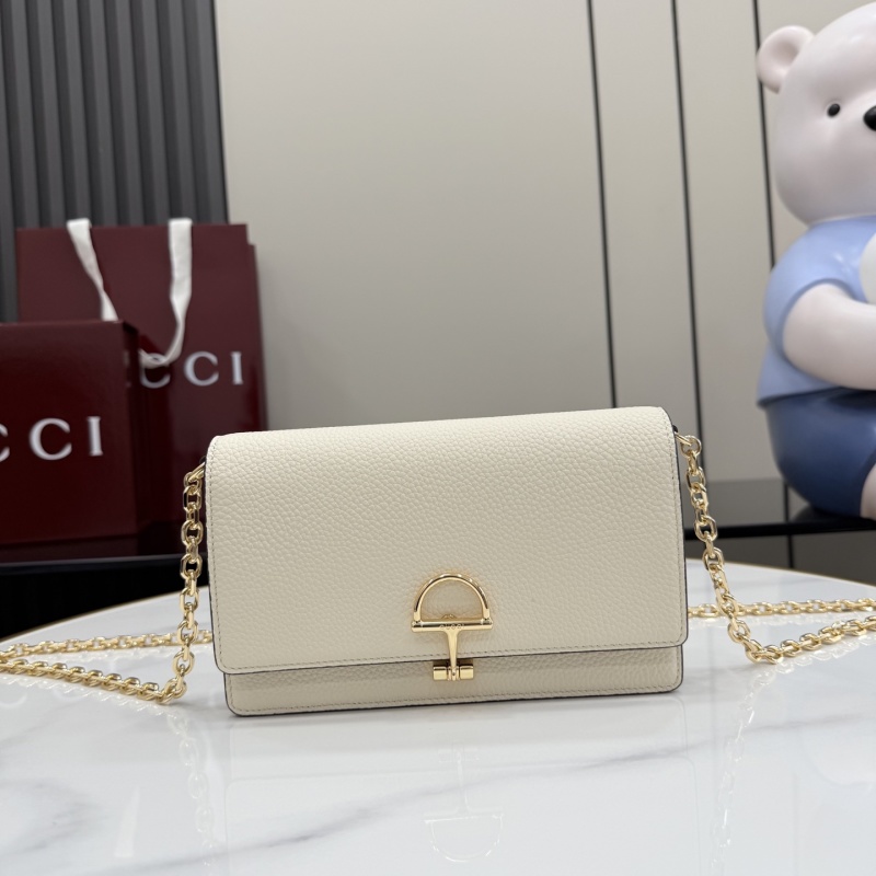 Сумка Gucci с цепочкой и пряжкой