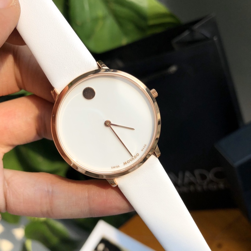 Часы Movado