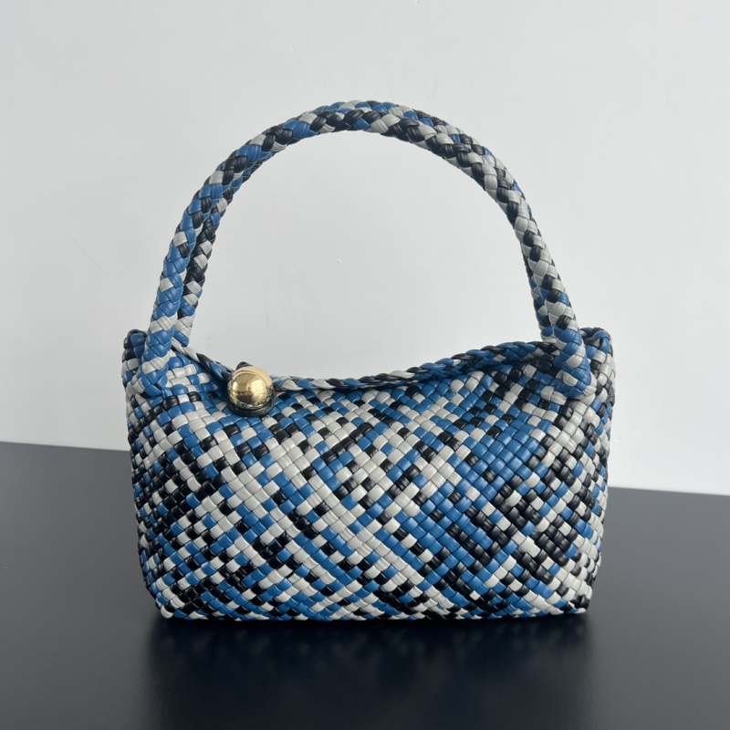 Плетеная сумка с металлическим шаром Bottega Veneta