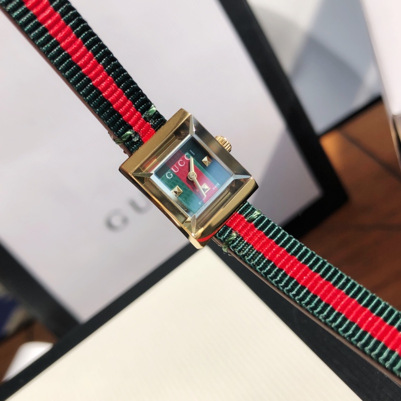 Часы Gucci