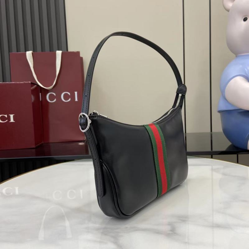 Черная сумка Gucci с красно-зеленой полосой