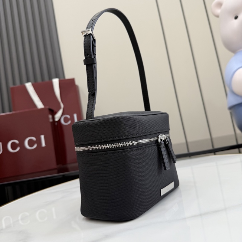 Черная сумка-косметичка Gucci с ручкой