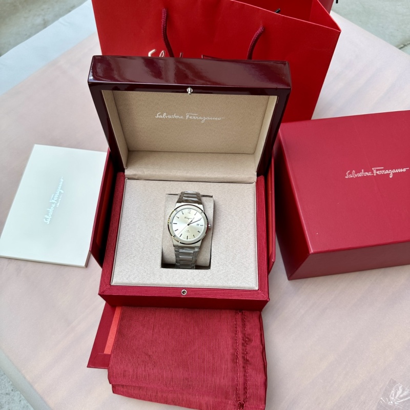 Часы Ferragamo