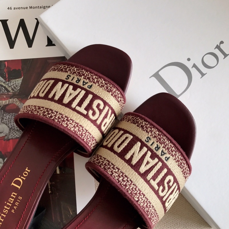 Мюли женские Christian Dior с вышивкой на каблуке