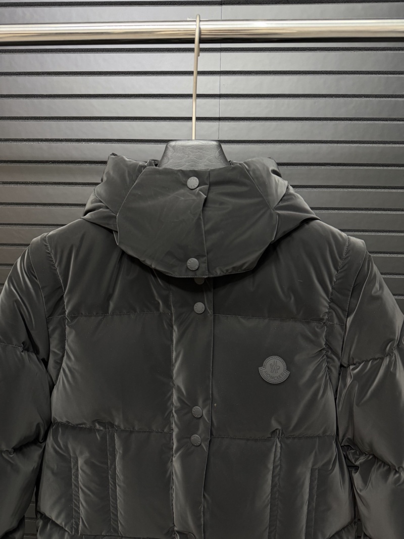 Пуховик Moncler