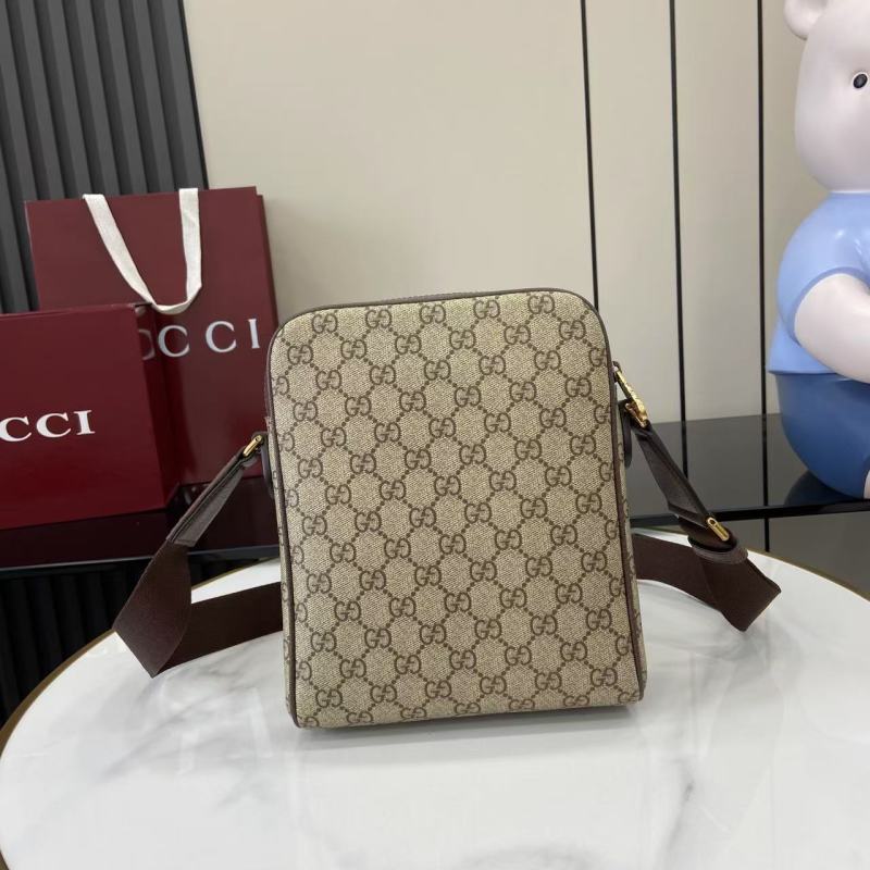 Сумка Gucci с монограммой и ремешком
