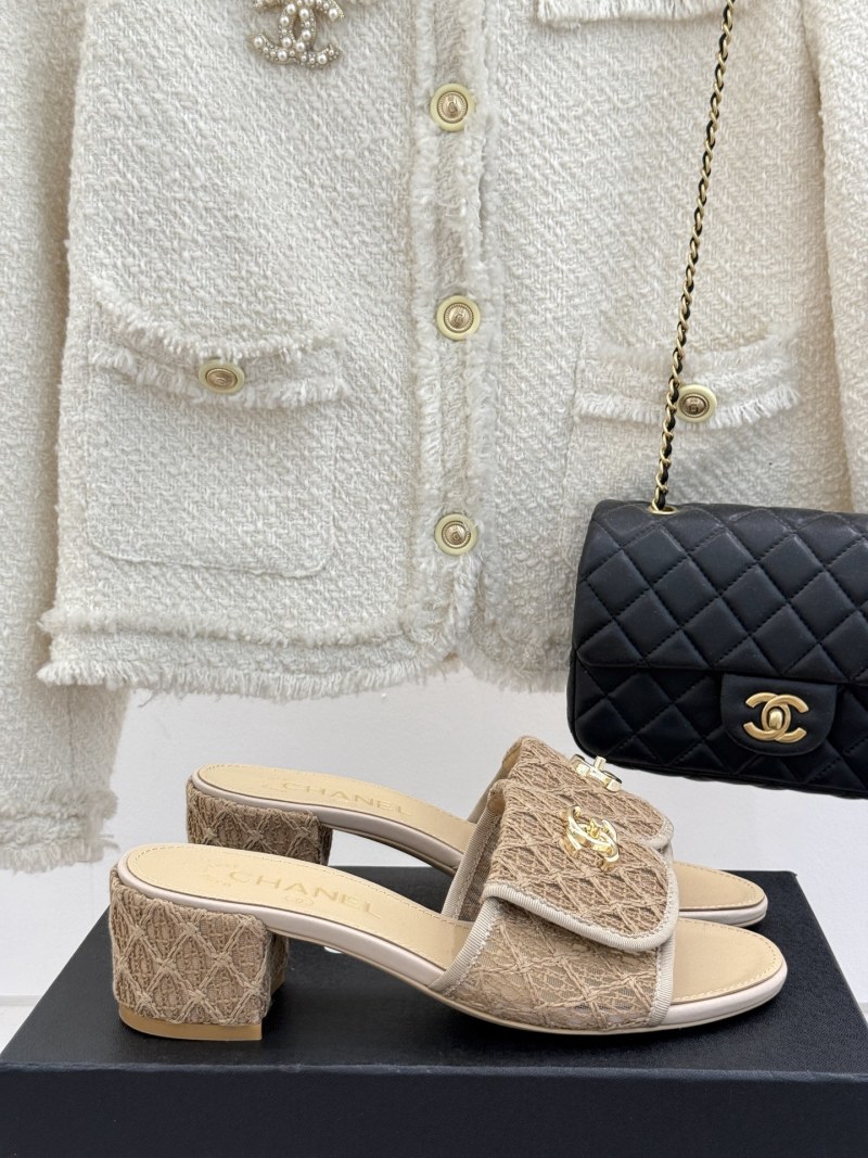 Женские туфли-мюли вязаные с декоративной пряжкой Chanel