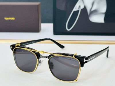 Солнцезащитные очки Tom Ford FT6016-K-B черные с золотой отделкой