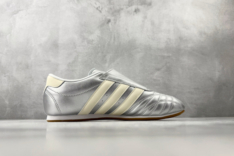 Кроссовки Adidas Originals серебристые