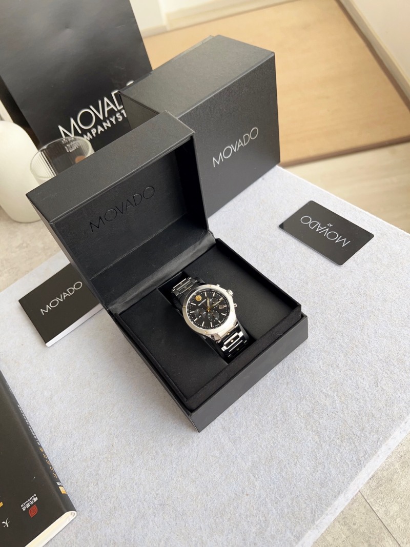 Часы Movado