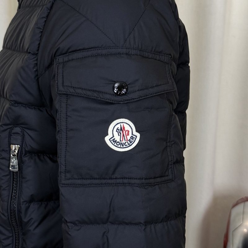 Пуховик Moncler