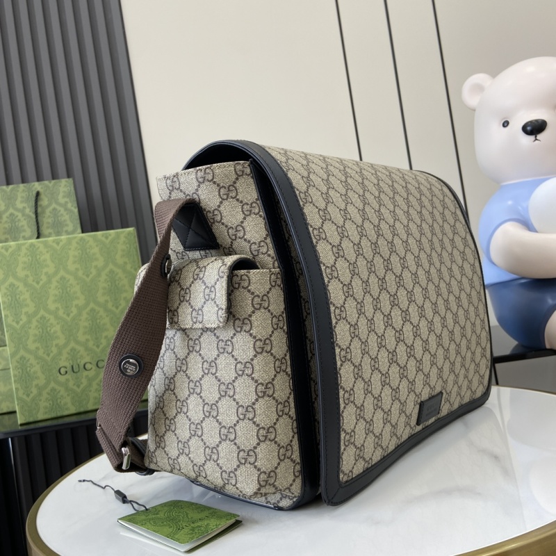 Сумка-мессенджер Gucci с монограммой