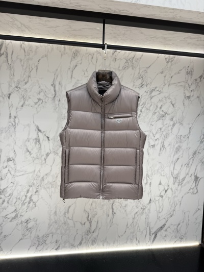 Жилет Prada