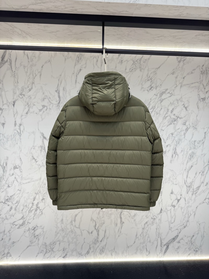 Пуховик Moncler