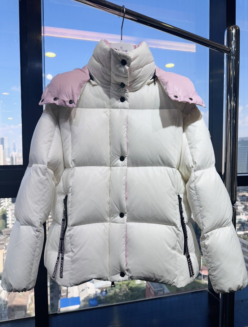 Пуховик Moncler