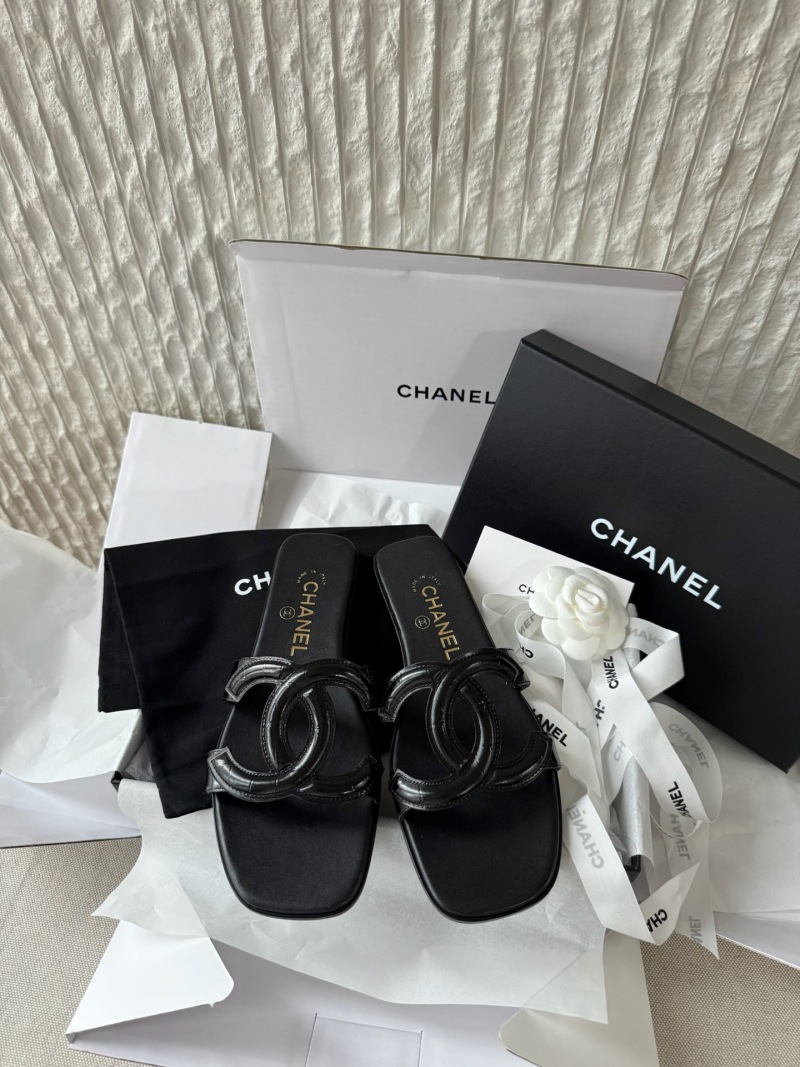 Шлепанцы женские Chanel черные
