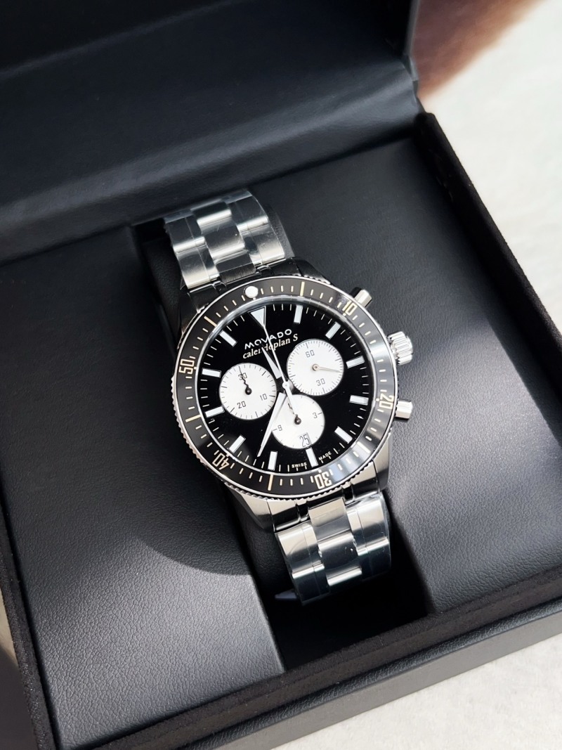 Часы Movado