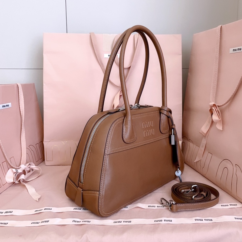 Кожаная сумка Miu Miu с логотипом