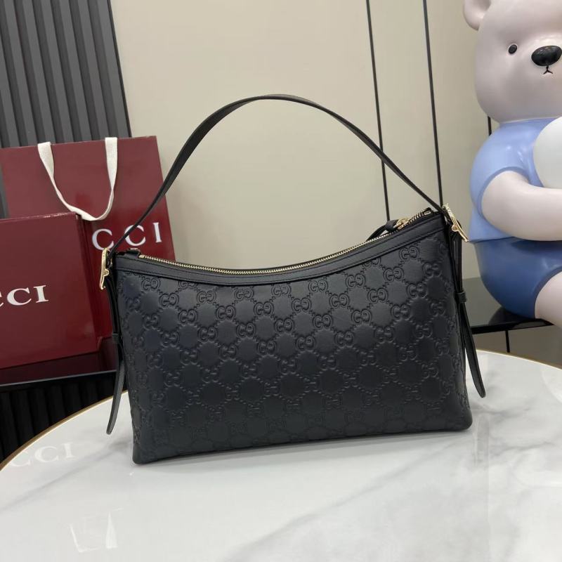 Сумка Gucci с монограммой