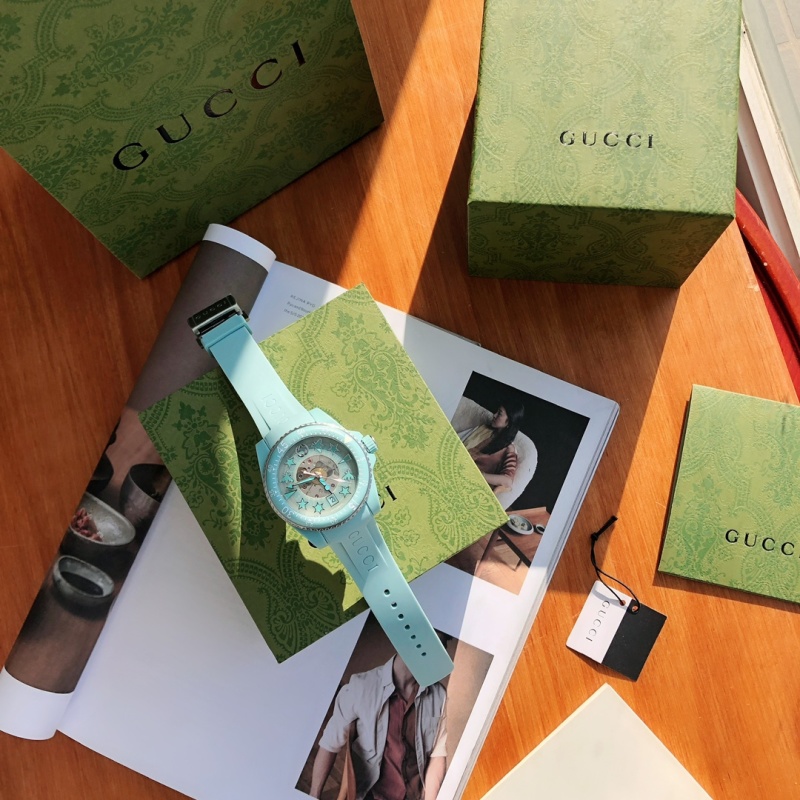 Часы Gucci