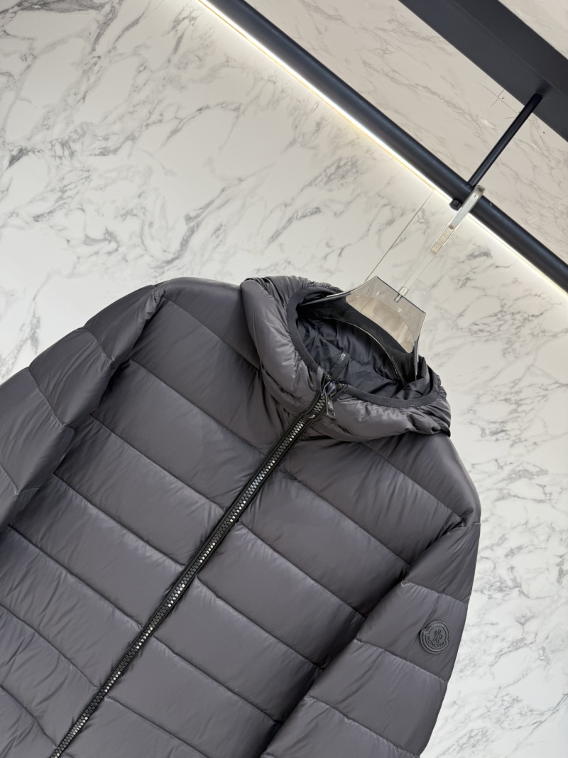 Пуховик Moncler