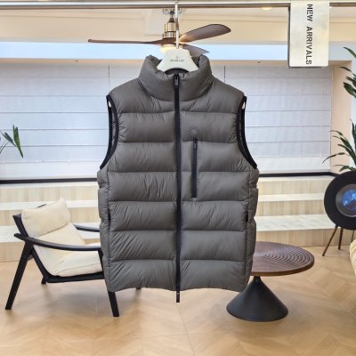 Жилет Moncler