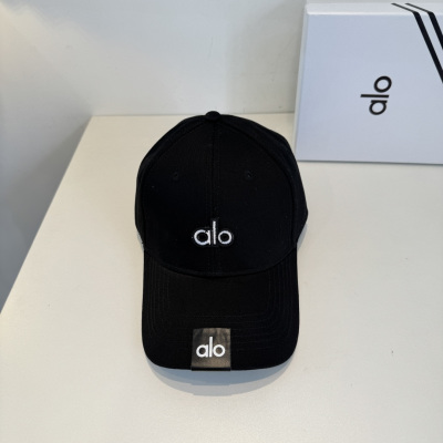 Бейсболка черная с логотипом Alo