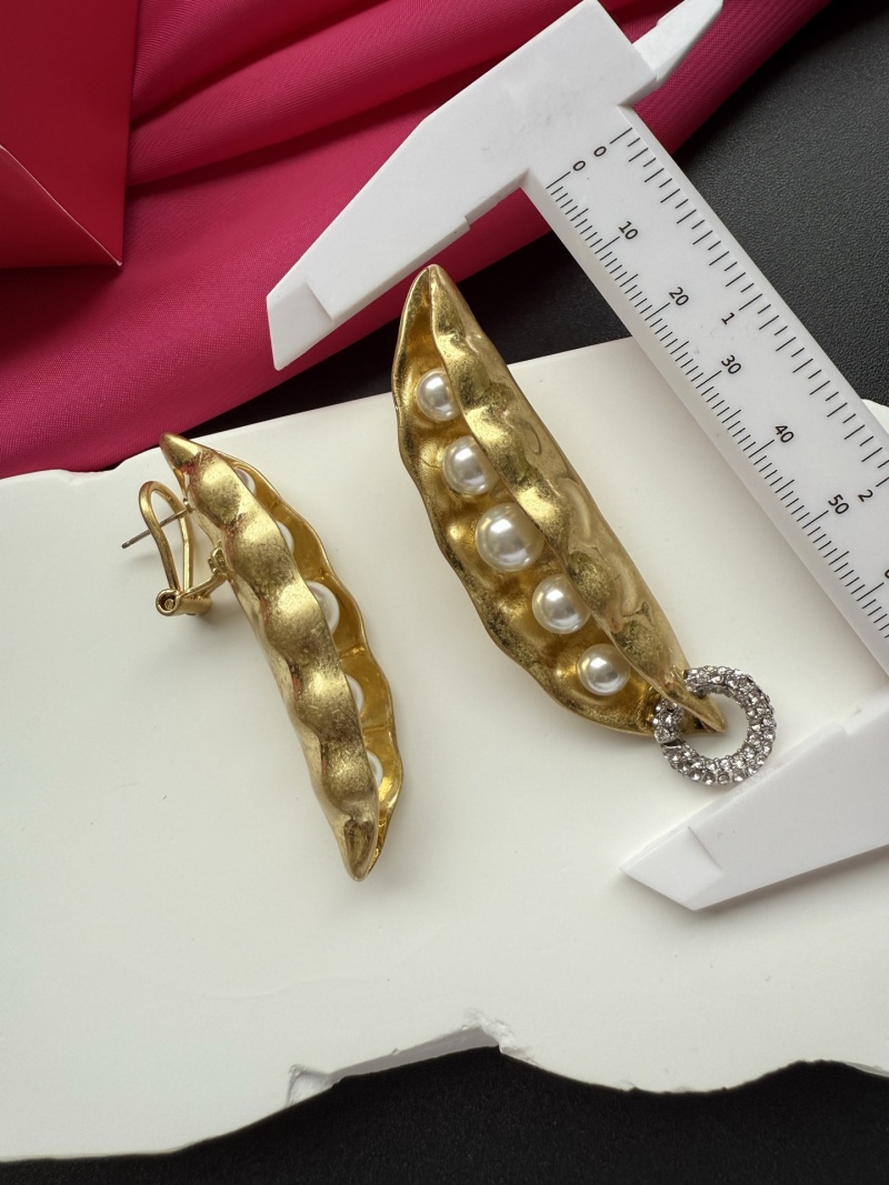 Серьги в форме фасолин с жемчугом Schiaparelli