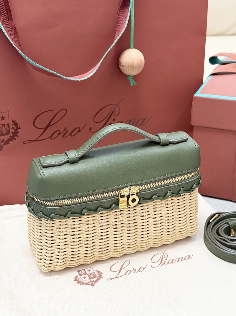 Сумка Loro Piana плетеная зеленая с ручкой