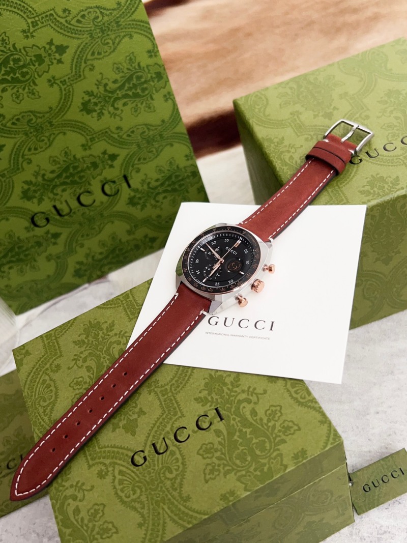 Часы Gucci