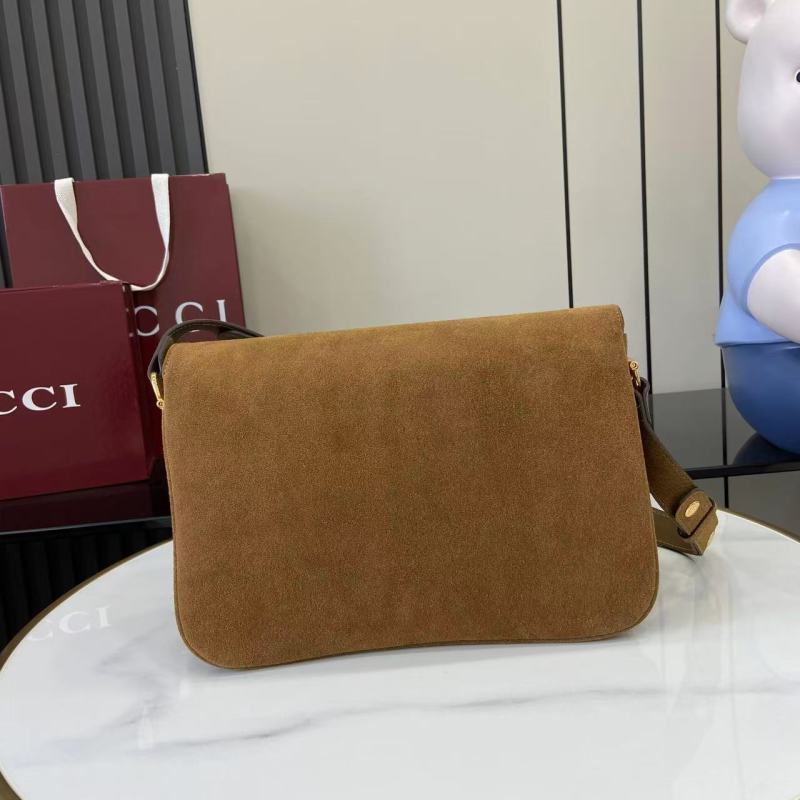 Сумка Gucci из замши с фурнитурой