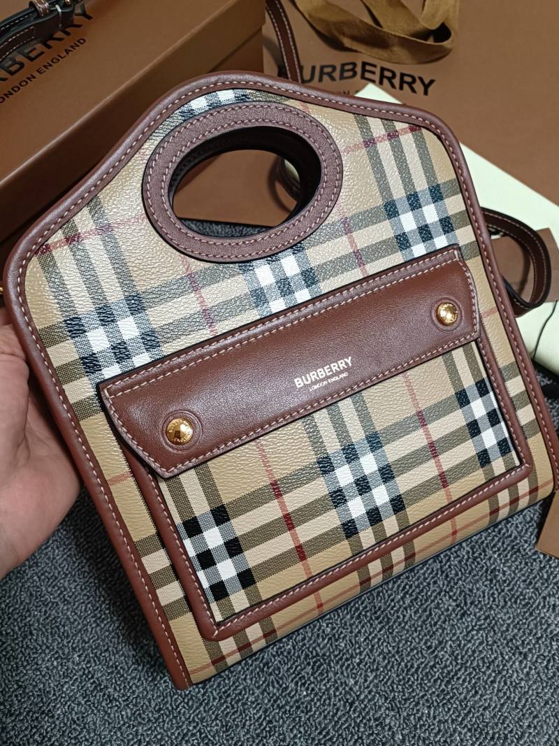 Сумка Burberry с классическим принтом и кожаной отделкой