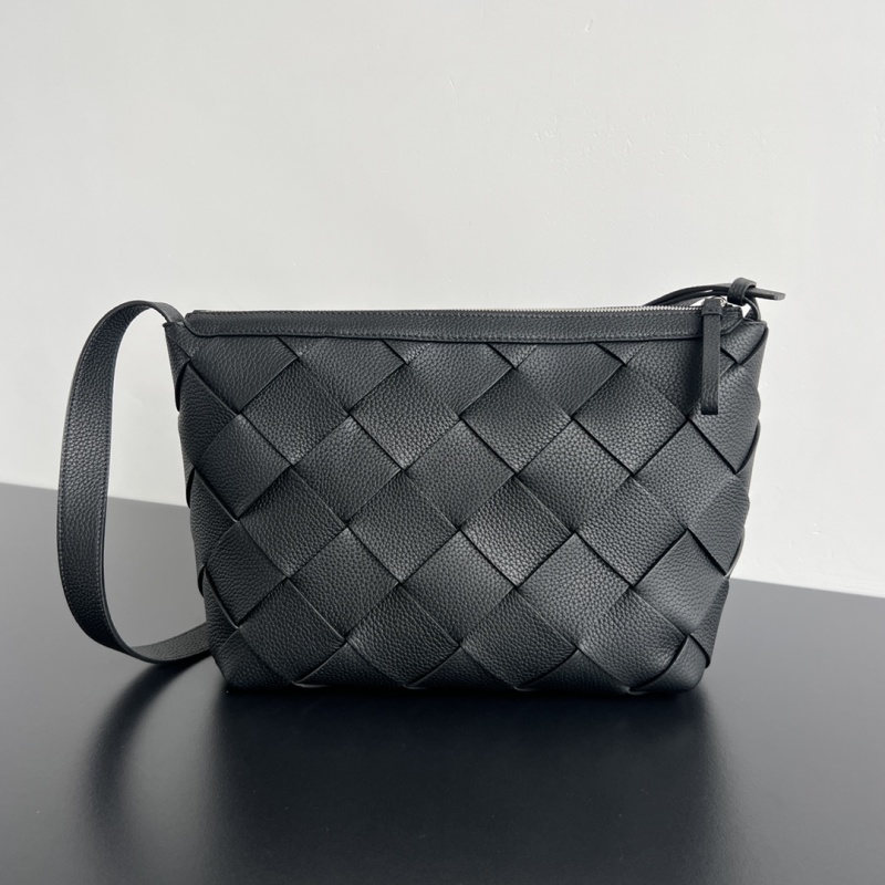 Черная плетеная сумка Bottega Veneta Diago
