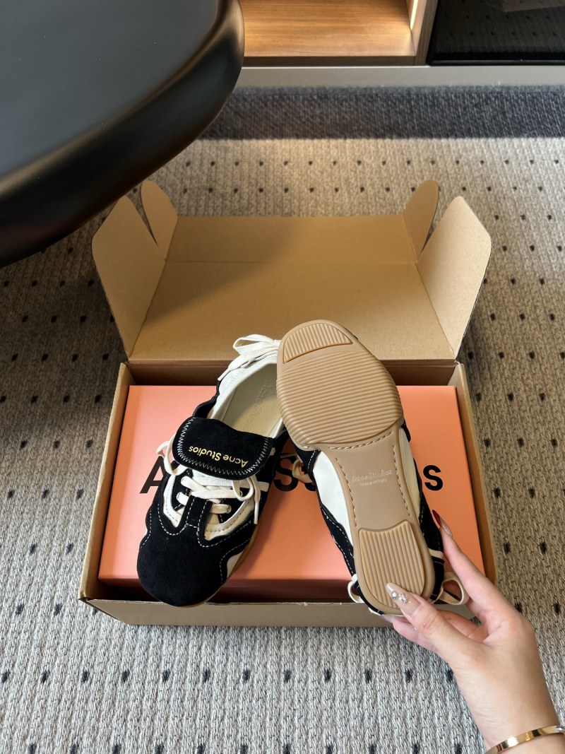 Женские кроссовки Acne Studios с логотипом