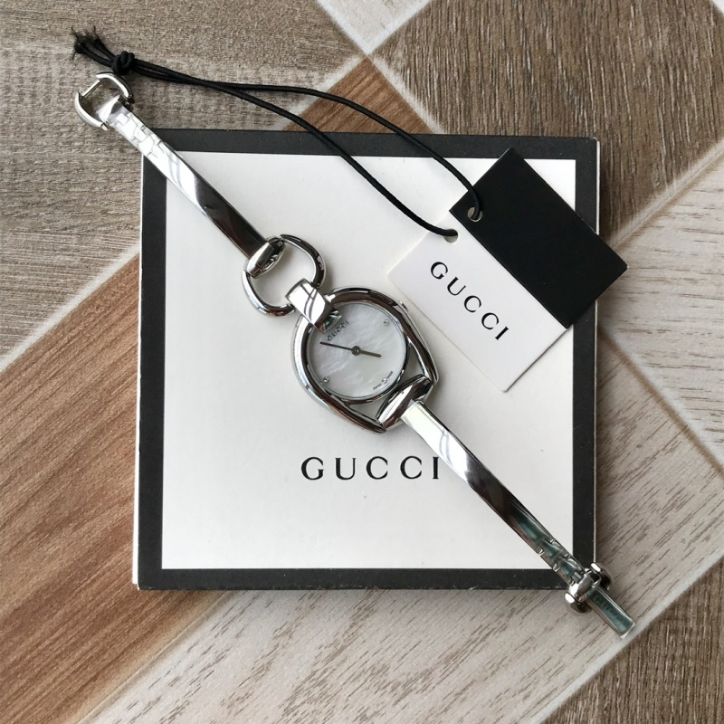 Часы Gucci