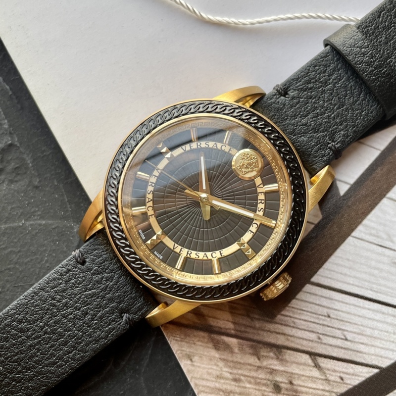 Часы Versace