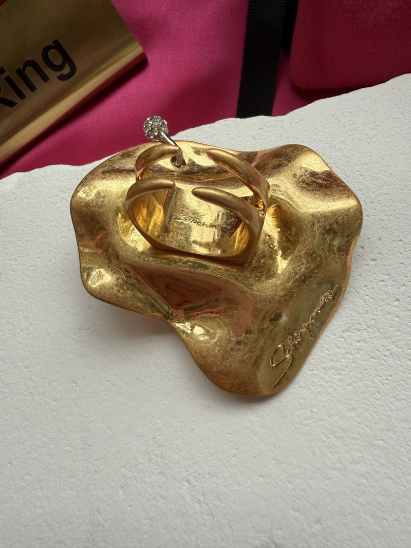 Кольцо Schiaparelli