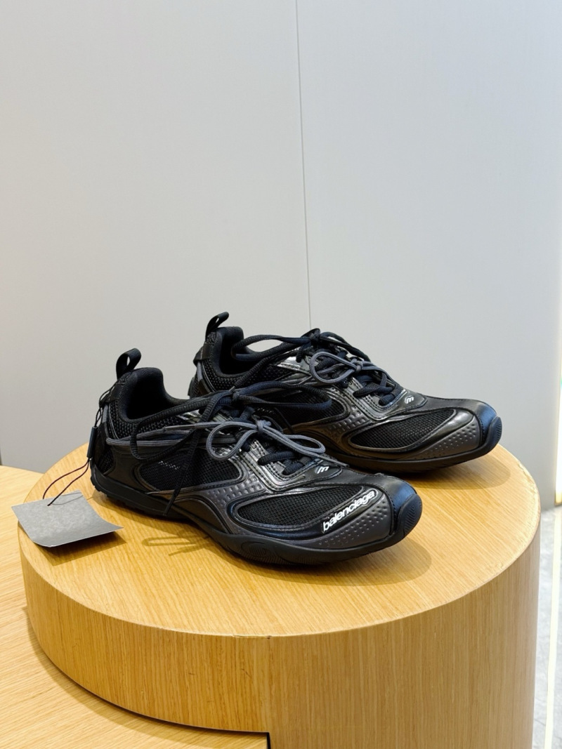 Кроссовки Balenciaga Circuit черные