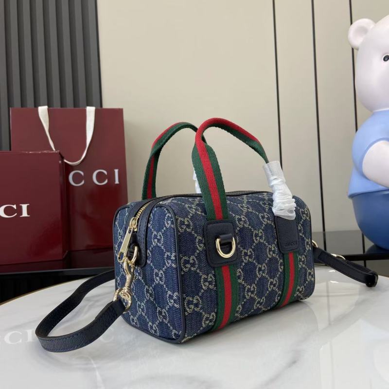 Сумка Gucci с логотипом и ремешком