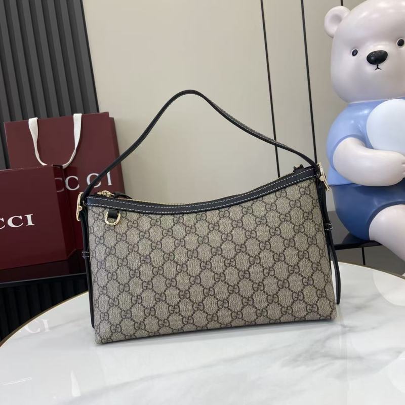 Сумка Gucci с монограммой