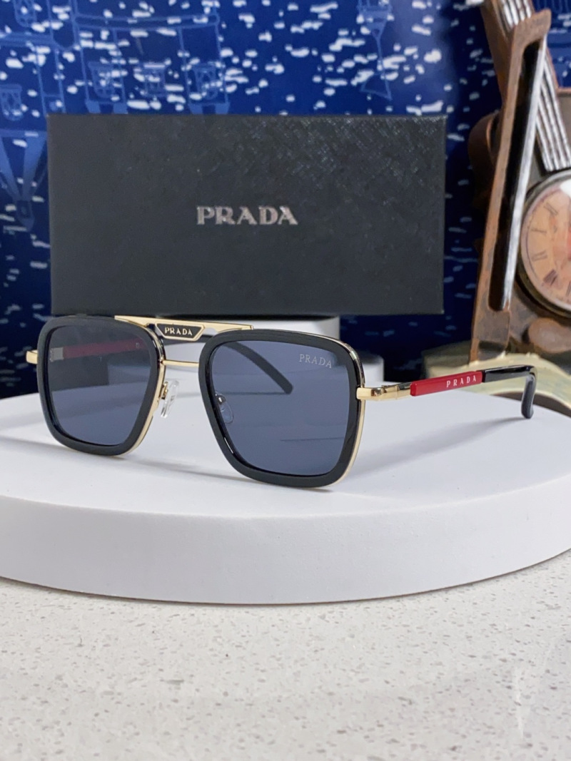 Солнцезащитные очки Prada
