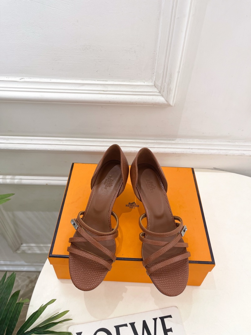 Женские кожаные босоножки на каблуке с ремешками и фурнитурой Hermès