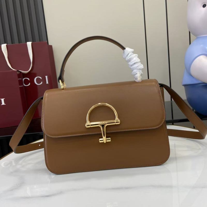 Сумка Gucci с золотой фурнитурой