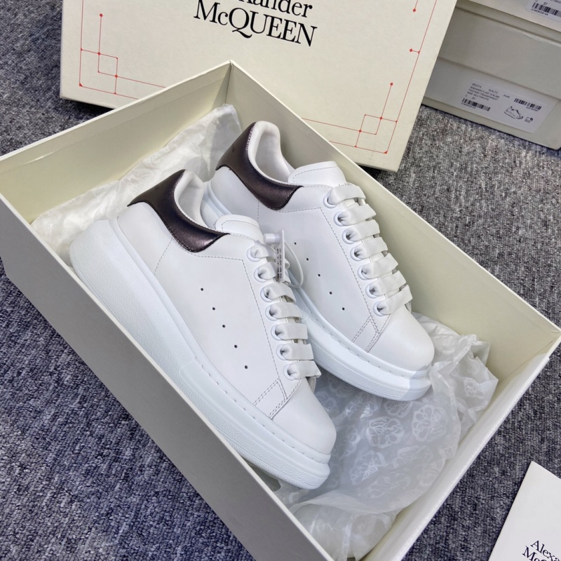 Кроссовки Alexander McQueen женские белые