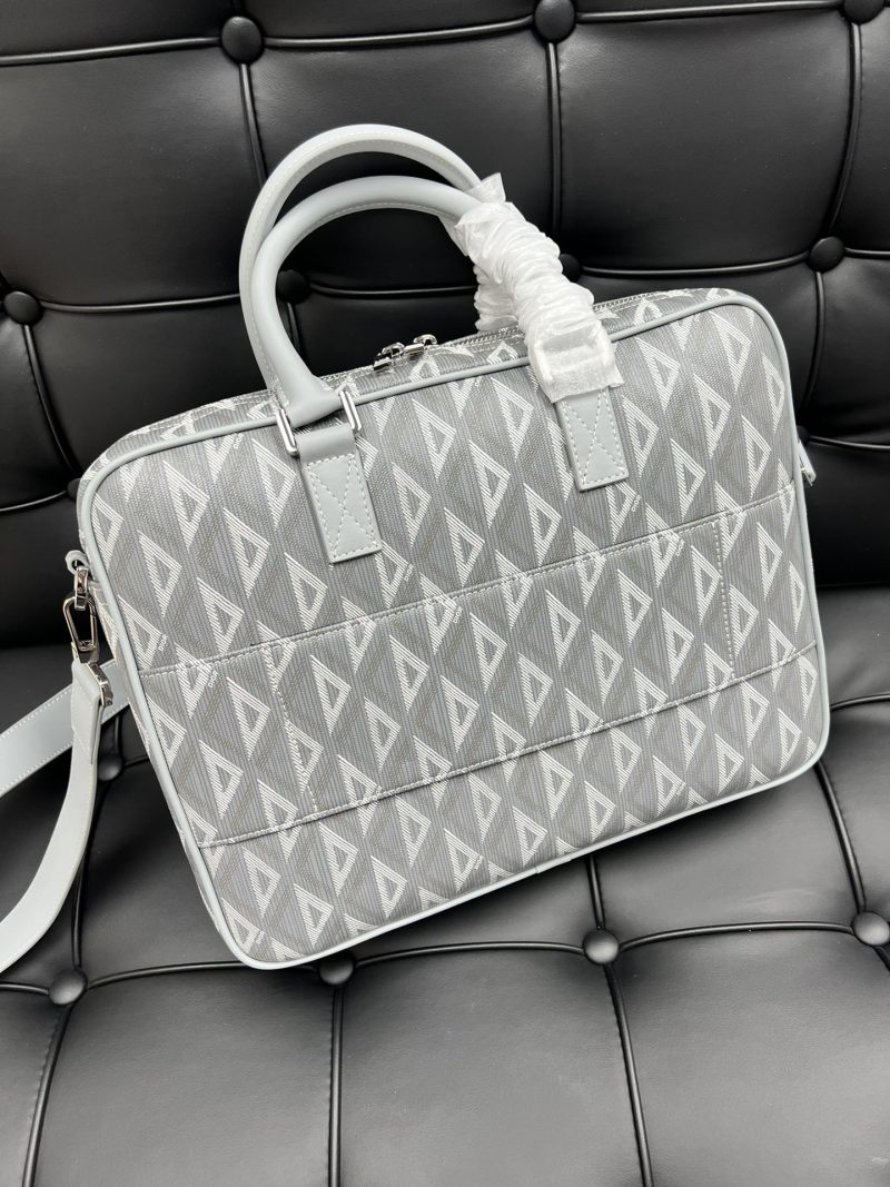 Портфель Dior с монограммой Hit the Road